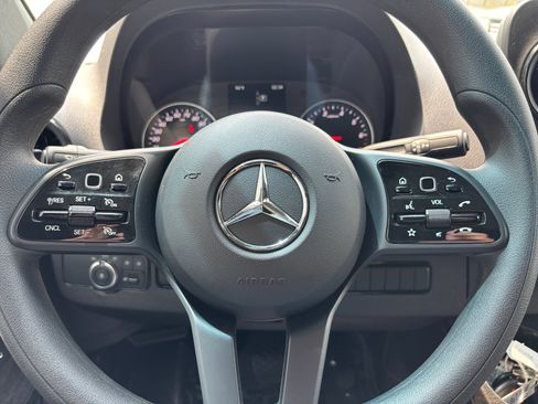 Used 2023 Mercedes-Benz Sprinter 2500 image 28