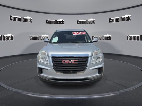 Used 2017 GMC Terrain SLE FWD image 2