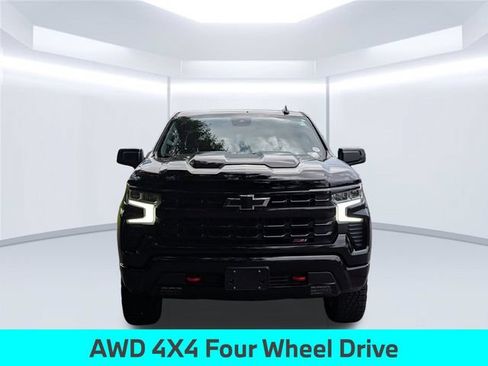 Used 2025 Chevrolet Silverado 1500 LT Trail Boss w/ LPO, Dark Essentials Package AWD/4WD image 11