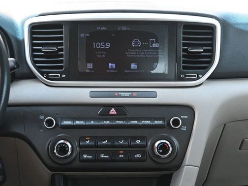 Used 2020 Kia Sportage LX image 9