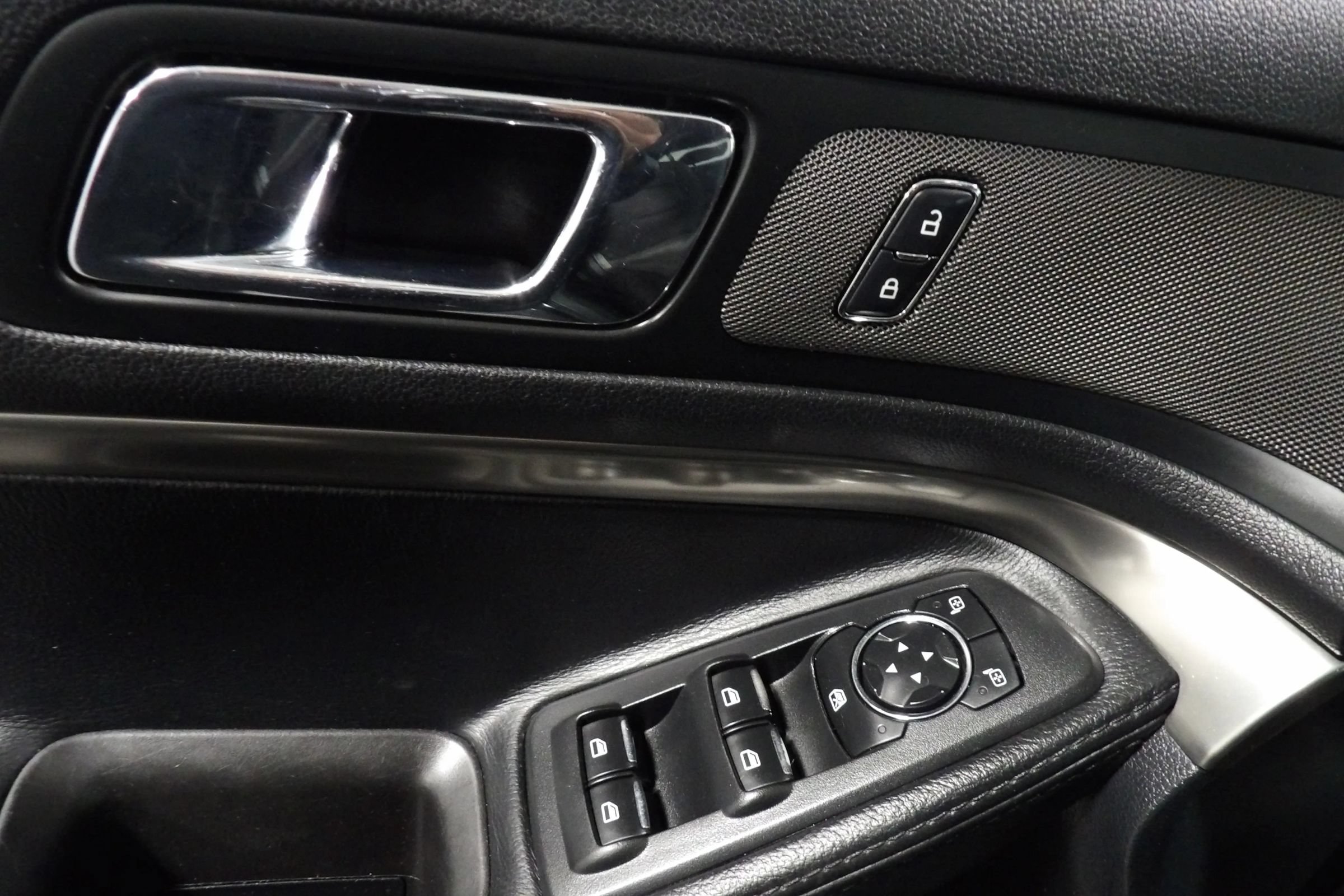 Used 2018 Ford Explorer 4WD Police Interceptor image 9