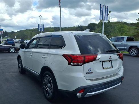Used 2017 Mitsubishi Outlander ES AWD/4WD image 5