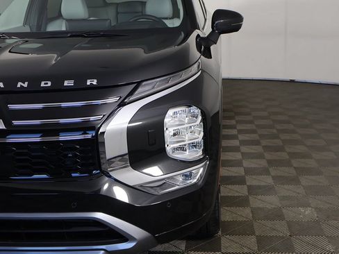 Used 2025 Mitsubishi Outlander AWD image 19
