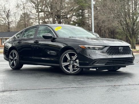 Used 2024 Honda Accord Sport image 2