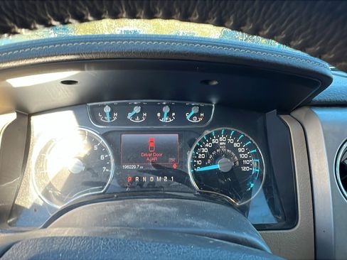 Used 2011 Ford F150 Lariat w/ Lariat Chrome Pkg image 23