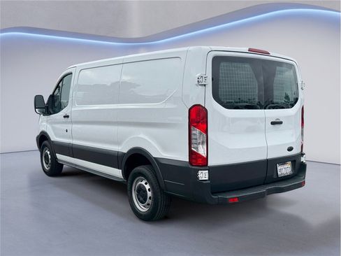 Used 2015 Ford Transit 250 130 Low Roof image 4