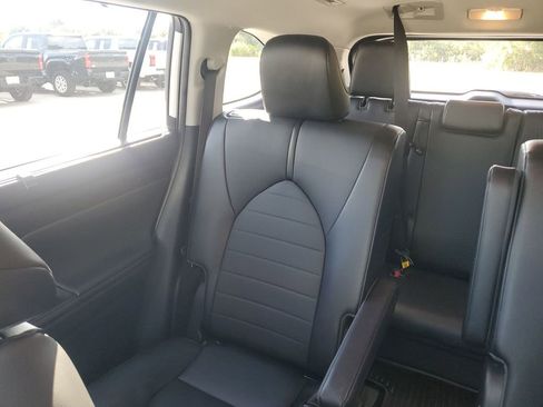 Used 2021 Toyota Highlander XLE image 12