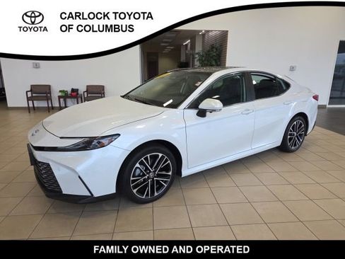Used 2025 Toyota Camry XLE w/ Premium Plus Package AWD/4WD image 3