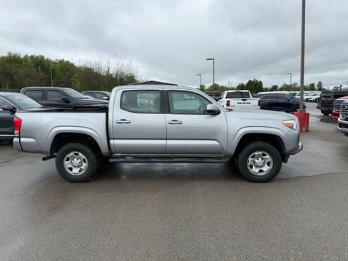 Used 2017 Toyota Tacoma SR w/ Tow Package AWD/4WD image 3