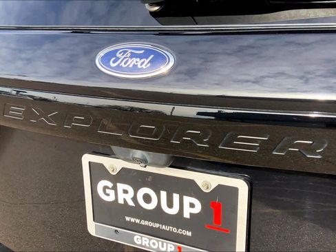 Certified 2020 Ford Explorer ST w/ Premium Technology Package image 9