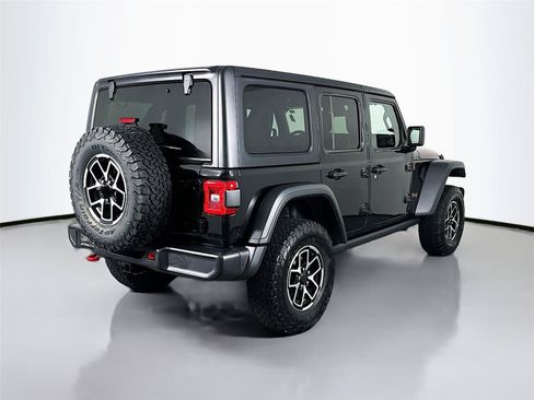 Used 2026 Jeep Wrangler Unlimited Rubicon AWD/4WD image 13