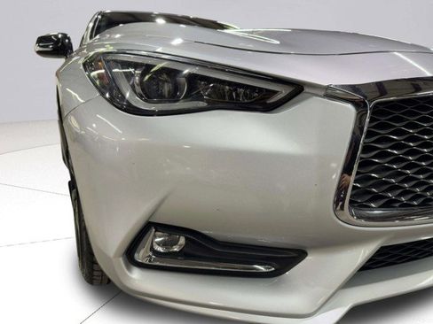 Used 2018 INFINITI Q60 Red Sport 400 w/ Sensory Package 3.0T Sport image 17