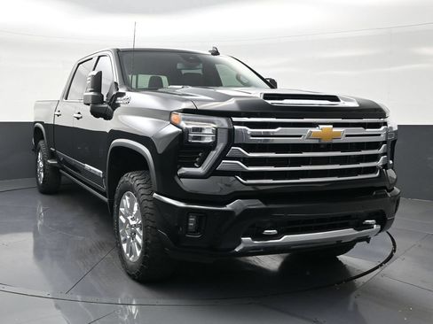 Used 2024 Chevrolet Silverado 2500 High Country w/ High Country Premium Package AWD/4WD image 7