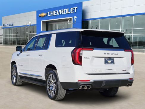 Used 2025 GMC Yukon XL Denali image 6