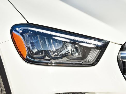 Used 2025 Mercedes-Benz GLE 450e 4MATIC image 8