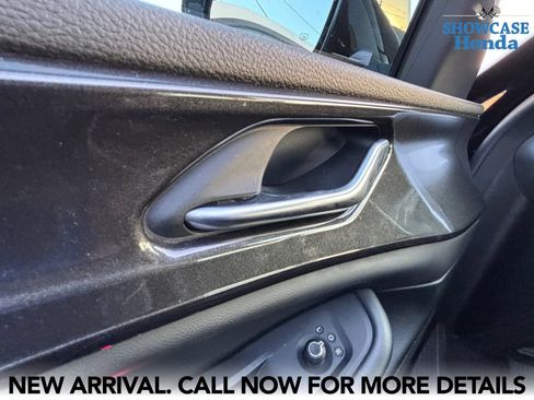 Used 2023 Jeep Grand Cherokee Altitude RWD image 8