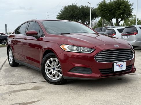 Used 2015 Ford Fusion S FWD image 2
