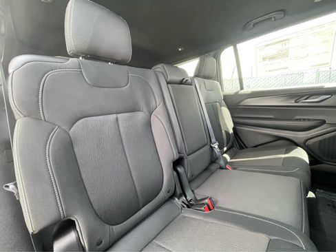 New 2025 Jeep Grand Cherokee L Laredo w/ Luxury Tech Group I image 27