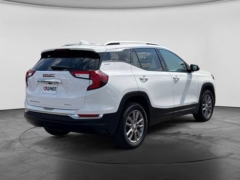 Used 2024 GMC Terrain SLT AWD/4WD image 8