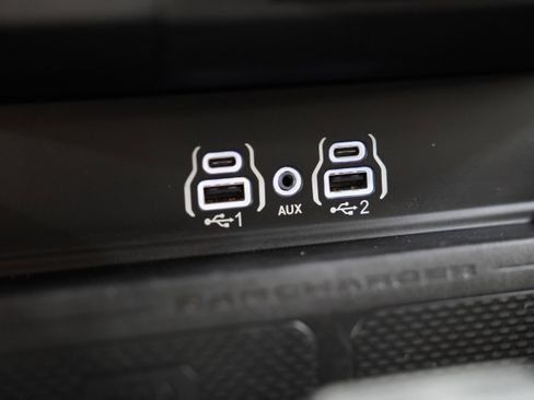 Used 2025 RAM 1500 Laramie image 32