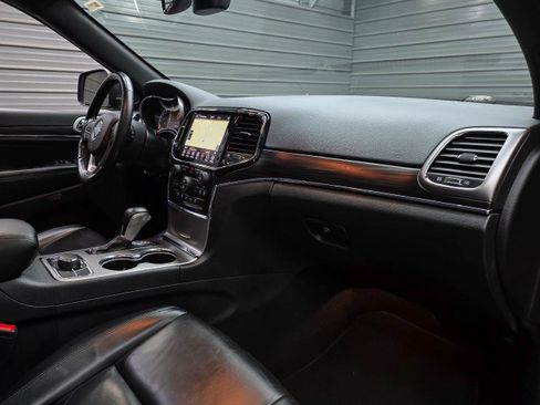 Used 2021 Jeep Grand Cherokee Limited AWD/4WD image 12