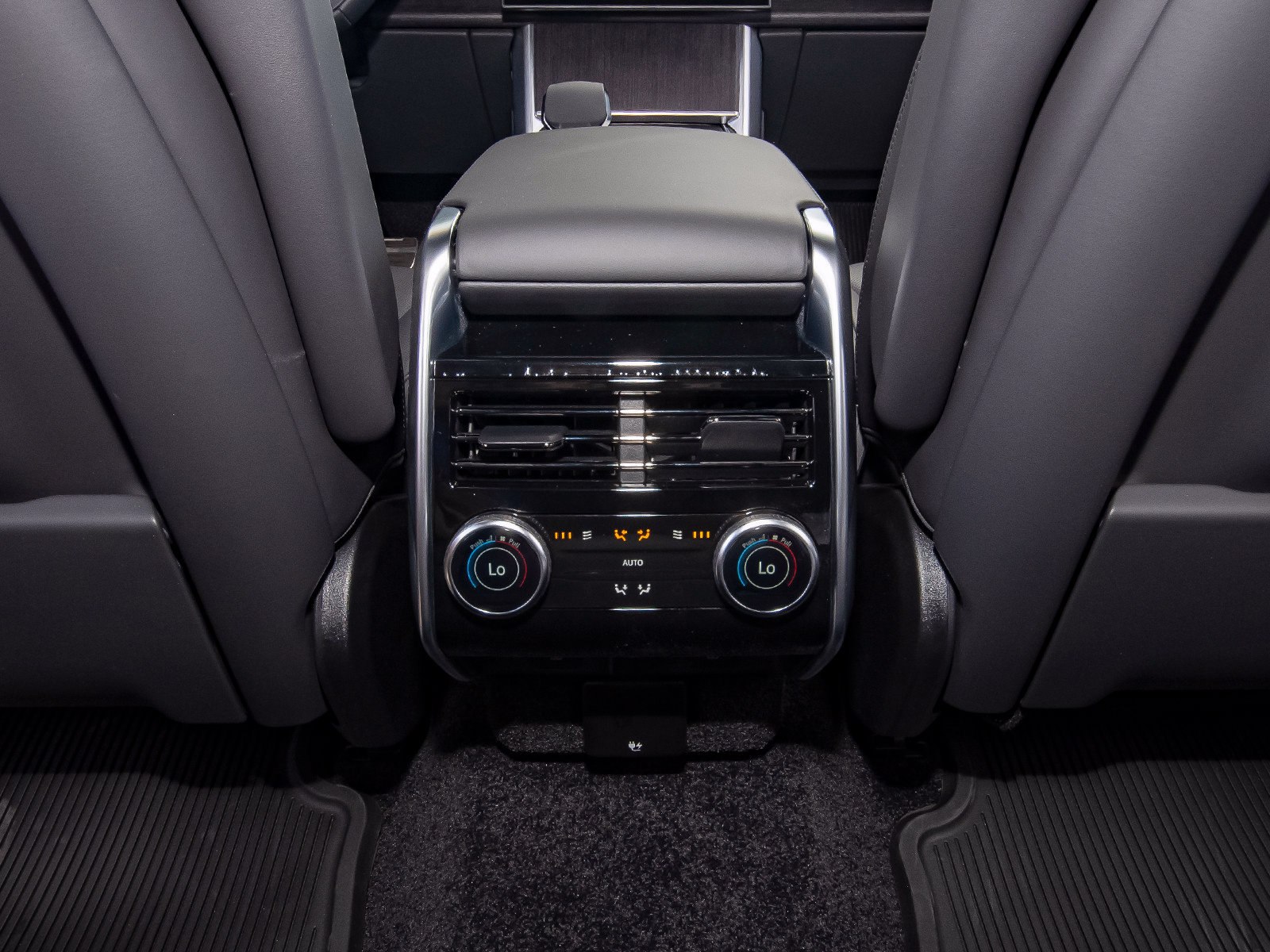New 2026 Land Rover Range Rover SE AWD/4WD image 47