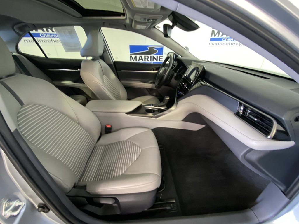 Used 2024 Toyota Camry SE w/ Convenience Package FWD image 33