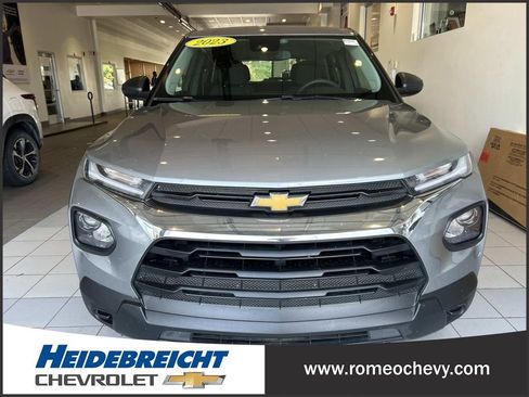 Used 2023 Chevrolet TrailBlazer LS AWD/4WD image 35