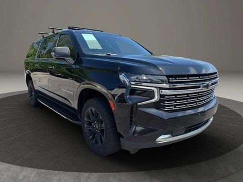 Used 2023 Chevrolet Suburban Premier AWD/4WD image 6
