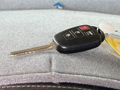 Used 2014 Toyota Camry LE w/ Protection Package FWD image 9