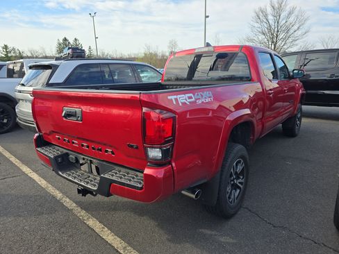 Used 2018 Toyota Tacoma TRD Sport image 2