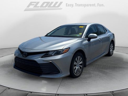 Used 2023 Toyota Camry LE FWD image 3
