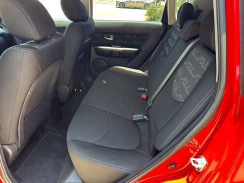 Used 2013 Kia Soul + w/ Audio Pkg FWD image 32