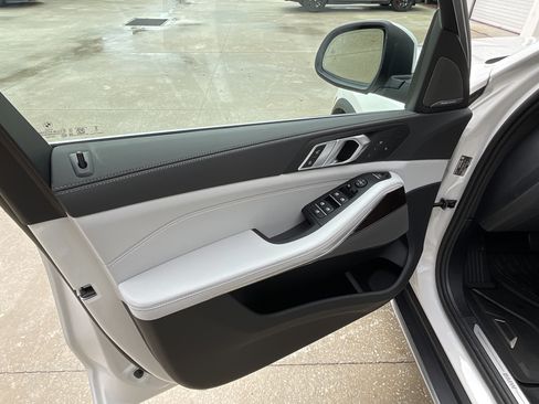 New 2026 BMW X5 sDrive40i image 8