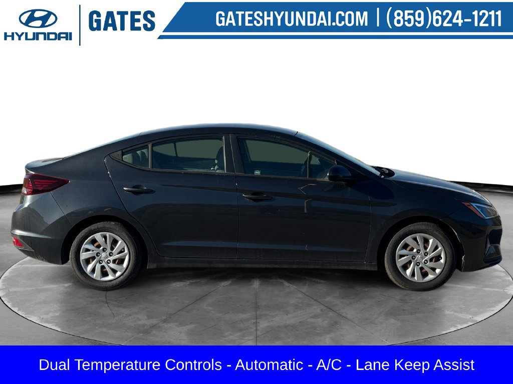 Used 2020 Hyundai Elantra SE FWD image 3