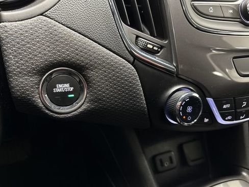 Used 2019 Chevrolet Cruze LT image 34