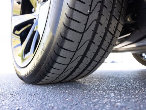 Certified 2024 Bentley Bentayga Extended Wheelbase image 89