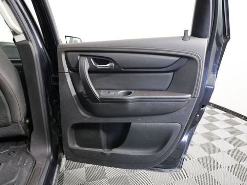 Used 2015 Chevrolet Traverse LT w/ Style and Technology Package image 21