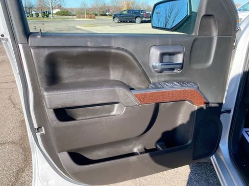 Used 2017 GMC Sierra 1500 SLE w/ SLE Value Package image 19