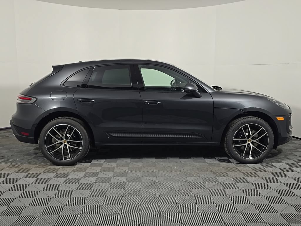 Certified 2026 Porsche Macan AWD/4WD image 8