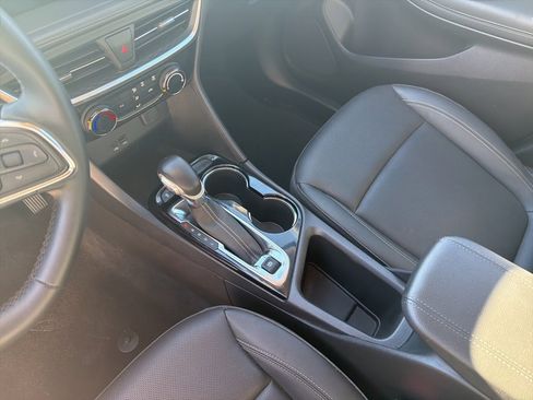 Used 2024 Buick Encore GX Sport Touring image 11