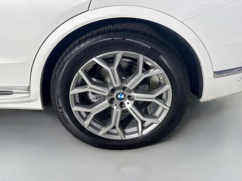 Used 2026 BMW X7 xDrive40i AWD/4WD image 37
