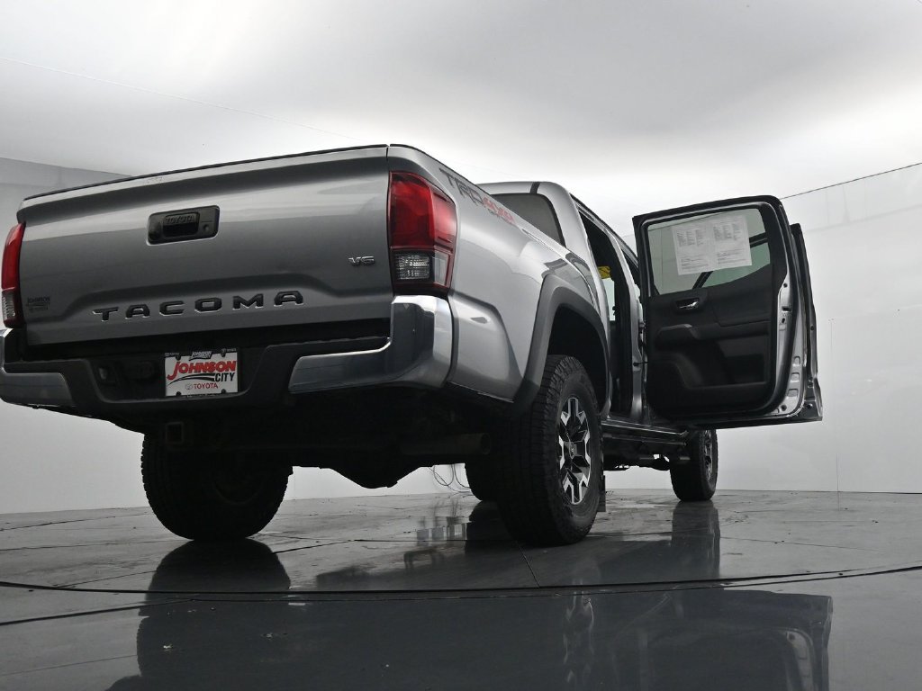 Used 2019 Toyota Tacoma TRD Off-Road AWD/4WD image 43