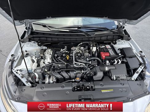 New 2025 Nissan Altima 2.5 SR image 9