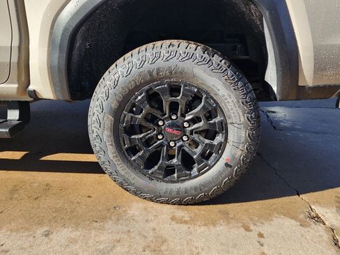 New 2026 GMC Canyon Elevation w/ Convenience Package image 52