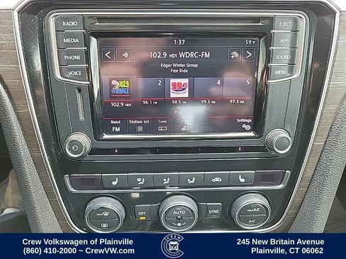 Used 2018 Volkswagen Passat 2.0T SE FWD image 5