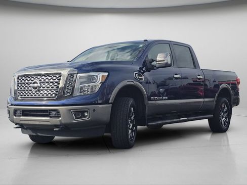 Used 2017 Nissan Titan Platinum Reserve image 4