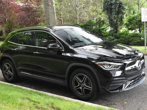 Used 2021 Mercedes-Benz GLA 250 4MATIC w/ AMG Line Exterior image 13