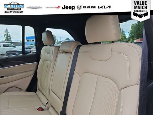 Used 2022 Jeep Grand Cherokee Limited 4xe w/ Luxury Tech Group II AWD/4WD image 23