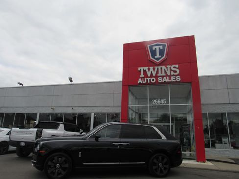 Used 2020 Rolls-Royce Cullinan AWD/4WD image 1